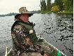 9:  Joe zawsze za sterem. Z prawej pozosta�a przysta�.
