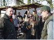 Poranne spotkanie na strzelnicy by�o okazj� do wsp�lnych rozm�w.