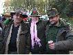 W  �yciu trzeba umie� si� ustawi� (nie tylko do zdj�cia)  :) - fota z organizatorem imprezy Panem Andrzejem i �owczym Ko�a "Szarak" Piotrusiem 