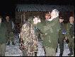 Kr�l Polowania pierwszego dnia zbior�wki.Kol Wojtek wr�cza Kol.Wojtkowi.:)) Gratulacje . 