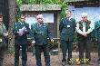 Kol.S�awomir Jaroszewicz,�owczy okr�gowy w Pile w otoczeniu kol.kol.Krzysztofa Sengera(z lewej) oraz Krzysztofa R�barza(z prawej).