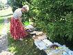 Marylka Kowalczyk mia�a ca�y czas na oku blaszki z ciastem.Oczywi�cie po to,aby ch�tnego na te smako�yki uszcz�liwi�.