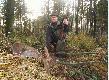 25.10.09r
dzisiejszego wieczora zasiad�em z tata na ambonie w poblizu mlodnika, w oczekiwaniu na jelenie, po 30minutach zasiadki Wysz�a chmara licz�ca 17szt. �anie i ciel�ta, po 5minutach obserwacji tata wybra� 2 �anie:) 