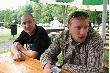 Bartek i Bison, ciekawe na c� tak zerkaj�......?