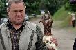 Czes�aw nie m�g� sobie odm�wi� zdj�cia z takim trofeum 