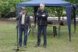 Gospodarz strzelnicy w Chodzie�y w towarzystwie przedstawiciela czeskiej Zbrojowki.