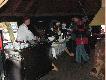Przecie� od rana dzia�a� obficie zaopatrzony bufet w gawrze...