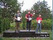 OKR�GOWE W BYDGOSZCZY- 2006.
07.05.2006. roku na strzelnice w ��cku ko�o Pako�ci odby�y si� Okr�gowe Mistrzostwa PZ�  w Strzelaninach  My�liwskich.  W zawodach  uczestniczy�o dwudziestu dw�ch Koleg�w z klas� mistrzowsk� i trzydziestu o�miu zawodnik�w  z  klas� powszechn� Okr�gu Bydgoskiego.
Wyniki zawod�w:

W klasie powszechnej indywidualnie 1. Artur Szurik – 436 
                                                                    2. Witold Strzeli�ski – 419 p.
                                                                    3. Marcin Szczepa�ski -407 p. 4.Jacek Modrzejewski – 406 p., 5. �ukasz  Szulc – 397 p., 6. W�odzimierz Niewiadomski – 388 p. , 7.Zbigniew Harenda – 384 p. , 8. J�zef Ziernicki – 380 p., 9. Mi�osz Nenczak – 375 p., 10. Pawe�  Popio�kiewicz – 374 p.

W klasie  mistrzowskiej  1. Pawe� Ropi�ski – 476 p. ,
                                             2. Adam Witkowski – 466 p. , 
                                             3. Zbyszko Montowski – 466 p. ,4. Marek Jedwabi�ski – 458 p. , 5. Waldemar Malinowski – 457 p., 6. Mariusz  Klimacki – 454 p. , 7. Jacek Jarecki 452 p., 8. S�awomir ��pie� – 452p. , 9. Artur Szurik – 442 p., 10. Siergiej Isaryk – 439 p.
                                                                Dru�ynowo :

Klasa otwarta       I- Miejsce  K. �. ,, Z�oty R�g ,, N 6 ( Malinowski W., ��pie� S.,Isaryk S.) 
                               II-Miejsce K.�.,, Sok� ,, N117 ( Szurik.A.,Szurik H., Gondek P. )
                               III- Miejsce K.�. ,,Gwardia ,, N 61 ( Klimacki M., Ruta M., Kubasik M.)

Klasa Powszechna  I- Miejsce K�. ,,Sok� ,, N117 ( Szurik H., Pie�kowski J., Gondek S.)
                                      II- Miejsce K.�. ,, Racjonalnego �owiectwa ,, N 124 ( Popio�kowski P., 
                                                                                                   Popio�kowski L. , ChwalnyJ.)   
                                       III- Miejsce K�. ,, Szarak ,, N60  ( Szulc L. , Kozio� J., Kaczmarek A.)

Organizatorzy postarali si� o dobre jedzonko - by� pieczony dziczek i weso�a kole�e�ska atmosfera , a nowa trybuna na trapie by�a oblegana przez  kibic�w i zawodnik�w.
Dobrze by by�o gdyby  organizatorzy w przysz�o�ci   pomy�leli o wyr�nieniu najstarszego i najm�odszego uczestnika imprezy, a tak�e przyznali nagrody za najlepszy  wynik  w kuli i �rucie - tego brakowa�o .
Pewne zastrze�enie  mam  do s�dzi�w na konkurencji -dzik . Nie mo�na Szanowni Koledzy  dawa� dotyka�  kibicom tarczy po ocenie trafie� jednej strony , a p�niej po  kilku minutach zn�w  wraca�  do tej samej tarczy i szuka� pi�tej przestrzeliny, bo,, niby,, kibic j� zauwa�y� ,a s�dzia ,, niby ,, - nie ! 
W sytuacji spornej , tarcza  nie ma prawa trafi� do obcych r�k, do momentu dop�ki s�dzia stanowiskowy ,lub s�dzia  g��wny nie oceni trafienia, a zawodnik podpisze list�. Wtedy prosz� maca� i dotyka� tarcze, a nie w trakcie oceny ,jak mia�o miejsce z jednym z ostatnich strzelaj�cych   na dziku !? Powoduje to pewien  niesmak!!!
Ja pami�tam zawody Fina�u Ligi  w  Krzywiniu ,ze  cztery lata temu ,gdzie strzeli�em 86 z jednym – niby 0 .  By�em przekonany, �e nie wyrzuci�em kul� za tarcz�. Bo w jedn� stron� by�o cztery dziesi�tki i jedna dziewi�tka, a w drug� 10,10,9,i 8. Skupienie takie, �e mo�na by�o wszystkie przestrzeliny  nakry� d�oni�.  S�dzia stanowiskowy nie da� mi nawet  palcem  dotkn�� do tarczy, dop�ki nie przyszed� g��wny . Baczyli ,kr�cili t� tarcz� ,ale ,,jajka,, w otworach nie by�o . Ja pami�ta�em �e ka�dy strza� oddawa�em z precyzj� ,ale trafienia -kula w kul� nie wida�, bo si� zdarza takie co�  raz na 1000 , jak powiedzia� jeden z najlepszych zawodnik�w  w Kraju !?  Wynik by� - 86 z  jednym 0 – koniec dyskusji .
Pozdrawiam Koleg�w i �ycz� celnych strza��w na strzelnice i w �owisku ! Darz B�r!
