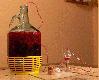 Przy d�u�szych czasach na�wietlania -zw�aszcza wieczorem - konieczne jest u�ywanie w�yka spustowego. Aparaty cyfrowe maj� zazwyczaj dedykowane firmowe w�yki. Ja jednak chcia�bym przedstawi� ca�kowicie analogowy w�yk produkcji krajowej. W tej chwili u�ywany jest w celu uzyskania filtra po��wkowego czerwonego typu "RATAFIA" produkcji w�asnej . . . . .