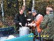 �niadanie. Kolega Marek przywi�z� groch�wk�. 