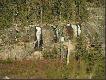 Ci�gle p�ynie woda i zamarza w urocze wodospady lodowe