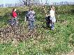 Dziewcz�tom sadzenie sz�o bardzo sprawnie